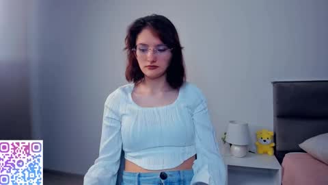 Kira online show from 11/18/25, 04:06