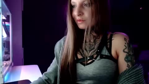 Snapshot of inesdesire chatting on 02/12/25, 04:44 InesDesire online show from 02/12/25, 04:44