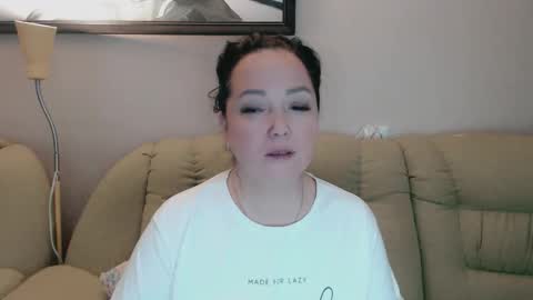 Snapshot of infinity_loveliness chatting on 11/10/25, 07:07 Infinity online show from 11/10/25, 07:07