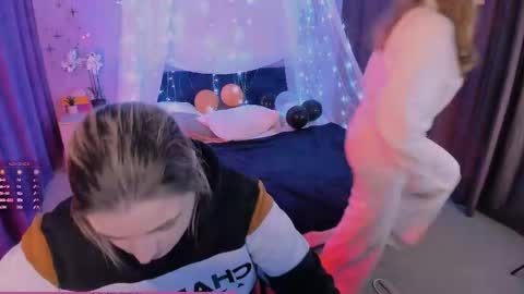 Snapshot of inga_gree chatting on 11/02/25, 08:00 inga_gree online show from 11/02/25, 08:00