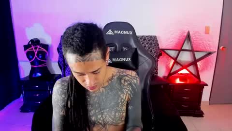 Snapshot of ink_u_buzz chatting on 01/24/25, 11:26 Dani online show from 01/24/25, 11:26