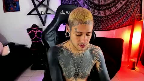 Snapshot of ink_u_buzz chatting on 09/27/25, 08:03 Dani online show from 09/27/25, 08:03