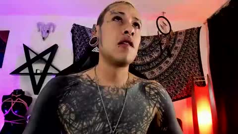 Snapshot of ink_u_buzz chatting on 10/05/25, 05:06 Dani online show from 10/05/25, 05:06