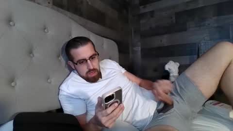 Snapshot of inmybackyard chatting on 11/14/25, 06:06 InMyBackyard online show from 11/14/25, 06:06