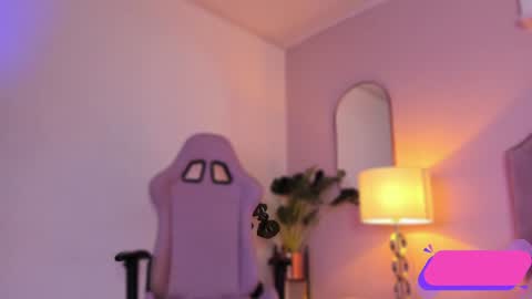 Snapshot of innana_babe chatting on 12/20/24, 07:55 Innana  online show from 12/20/24, 07:55