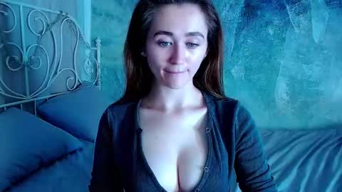 Lina online show from 10/20/25, 12:44