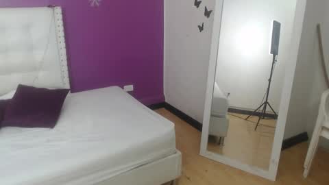 innocent_sexybaby online show from 11/18/25, 03:45