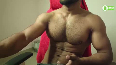 Snapshot of insanestud_miles chatting on 02/05/25, 06:04 Miles online show from 02/05/25, 06:04