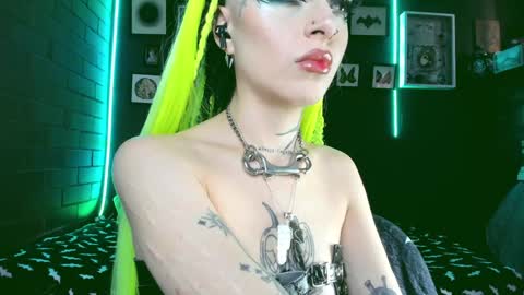 Snapshot of insania_999 chatting on 12/20/24, 06:24 SANIA online show from 12/20/24, 06:24