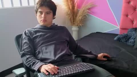 invincible200 online show from 11/17/25, 02:12