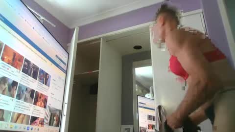 Snapshot of inxs2much chatting on 02/02/25, 03:43 inxs2much online show from 02/02/25, 03:43