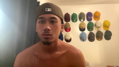 Snapshot of inyabitcch chatting on 02/13/25, 03:29 Raxton online show from 02/13/25, 03:29