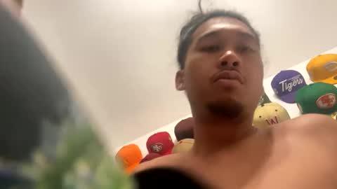 Snapshot of inyabitcch chatting on 02/13/25, 12:00 Raxton online show from 02/13/25, 12:00