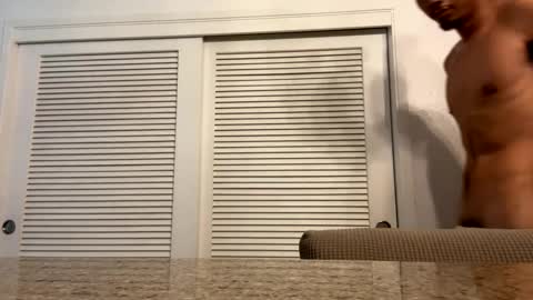 Snapshot of inyabitcch chatting on 02/17/25, 10:25 Raxton online show from 02/17/25, 10:25