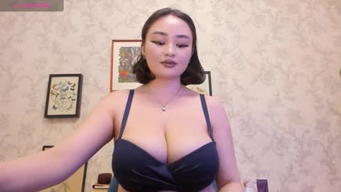 Snapshot of iolantthe chatting on 02/12/25, 05:48 Iolanthe online show from 02/12/25, 05:48