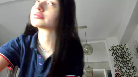 Snapshot of irenevon chatting on 01/20/25, 05:15 Ir s room online show from 01/20/25, 05:15