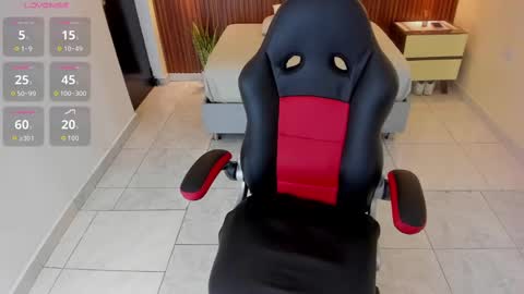 irina_palvin online show from 09/10/25, 12:27