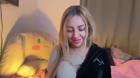 Snapshot of irinanovna chatting on 10/27/25, 03:43 Irina online show from 10/27/25, 03:43