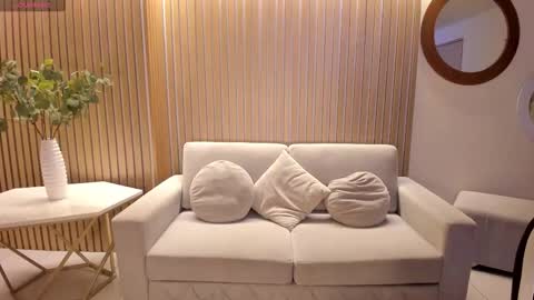 Snapshot of irinaportman chatting on 10/18/25, 11:55 Irina online show from 10/18/25, 11:55