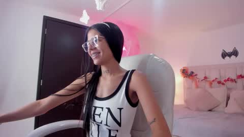 iris8_ online show from 10/31/25, 01:23