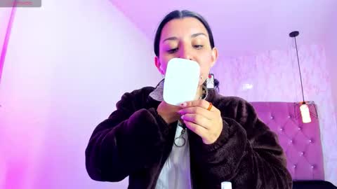 iris_77 online show from 10/30/25, 05:13