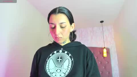 iris_77 online show from 11/06/25, 07:04