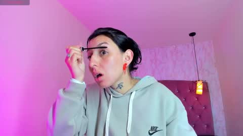 iris_77 online show from 11/18/25, 11:36