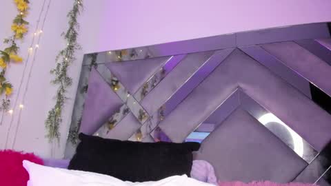 Snapshot of iris_hott1 chatting on 01/01/25, 12:21 iris online show from 01/01/25, 12:21