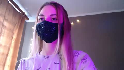 Snapshot of iris_lave chatting on 09/11/25, 03:12 Lily online show from 09/11/25, 03:12