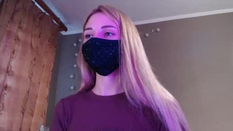 Snapshot of iris_lave chatting on 09/23/25, 03:48 Lily online show from 09/23/25, 03:48