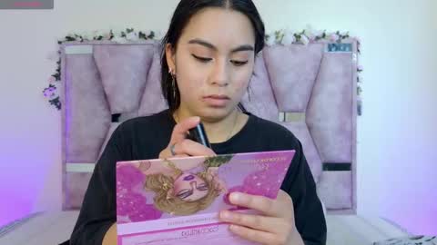 Snapshot of iris_mandarinne chatting on 10/28/25, 06:21 Iris online show from 10/28/25, 06:21