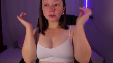 Snapshot of iris_marroquin chatting on 12/22/24, 12:38 natalia online show from 12/22/24, 12:38