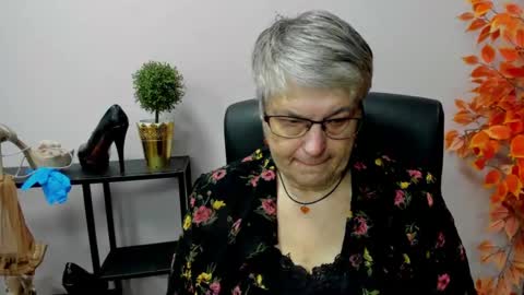 I R I S online show from 12/30/24, 07:15