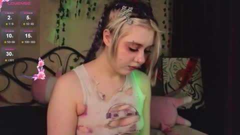 Snapshot of irissocute chatting on 10/30/25, 09:33 I am Cutie Iris3 online show from 10/30/25, 09:33