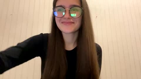 Snapshot of irisss31 chatting on 01/03/25, 05:20 irisss31 online show from 01/03/25, 05:20