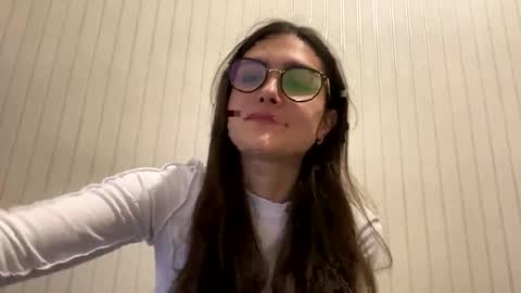 Snapshot of irisss31 chatting on 01/11/25, 05:40 irisss31 online show from 01/11/25, 05:40