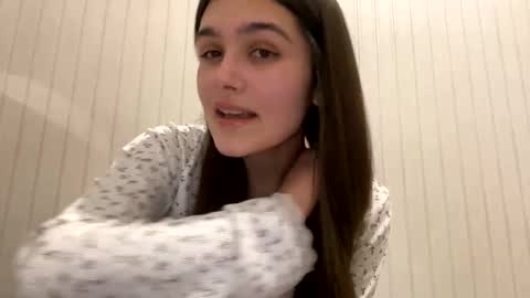 Snapshot of irisss31 chatting on 03/01/25, 07:15 irisss31 online show from 03/01/25, 07:15