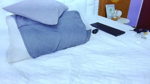 Sandy  online show from 01/26/25, 06:06