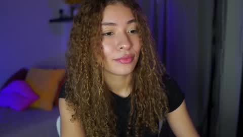 Snapshot of isa_____ chatting on 10/28/25, 12:58 isa_____ online show from 10/28/25, 12:58