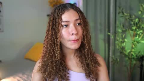 Snapshot of isa_____ chatting on 11/10/25, 11:15 isa_____ online show from 11/10/25, 11:15