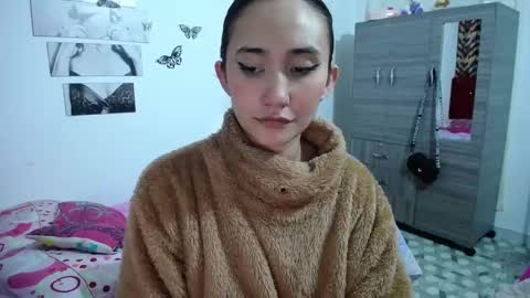 Snapshot of isa_bella___ chatting on 02/14/25, 03:00 Isa online show from 02/14/25, 03:00