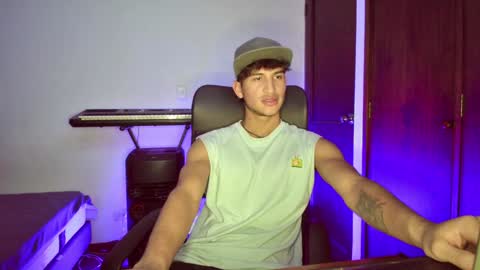 Snapshot of isaac__efx chatting on 12/18/24, 02:10 isaac online show from 12/18/24, 02:10