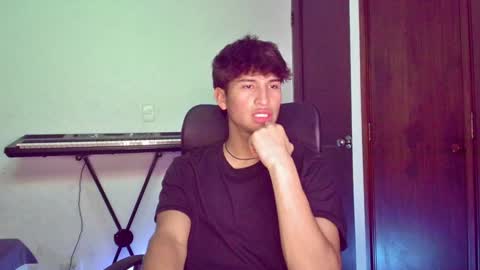 Snapshot of isaac__efx chatting on 12/26/24, 01:29 isaac online show from 12/26/24, 01:29