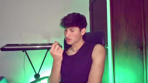 Snapshot of isaac__efx chatting on 12/26/24, 08:11 isaac online show from 12/26/24, 08:11