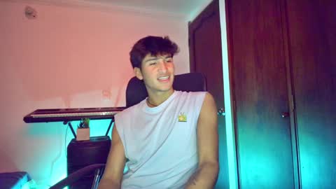 Snapshot of isaac__efx chatting on 01/03/25, 04:33 isaac online show from 01/03/25, 04:33