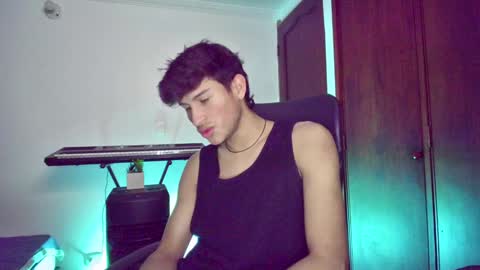 Snapshot of isaac__efx chatting on 01/08/25, 01:53 isaac online show from 01/08/25, 01:53