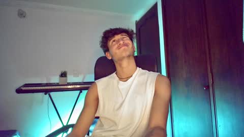 Snapshot of isaac__efx chatting on 01/14/25, 01:58 isaac online show from 01/14/25, 01:58