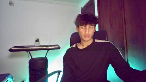 Snapshot of isaac__efx chatting on 01/16/25, 01:16 isaac online show from 01/16/25, 01:16