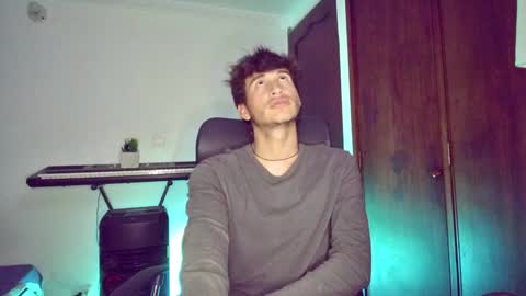 Snapshot of isaac__efx chatting on 01/17/25, 01:25 isaac online show from 01/17/25, 01:25