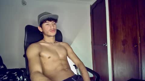 Snapshot of isaac__efx chatting on 01/24/25, 04:37 isaac online show from 01/24/25, 04:37